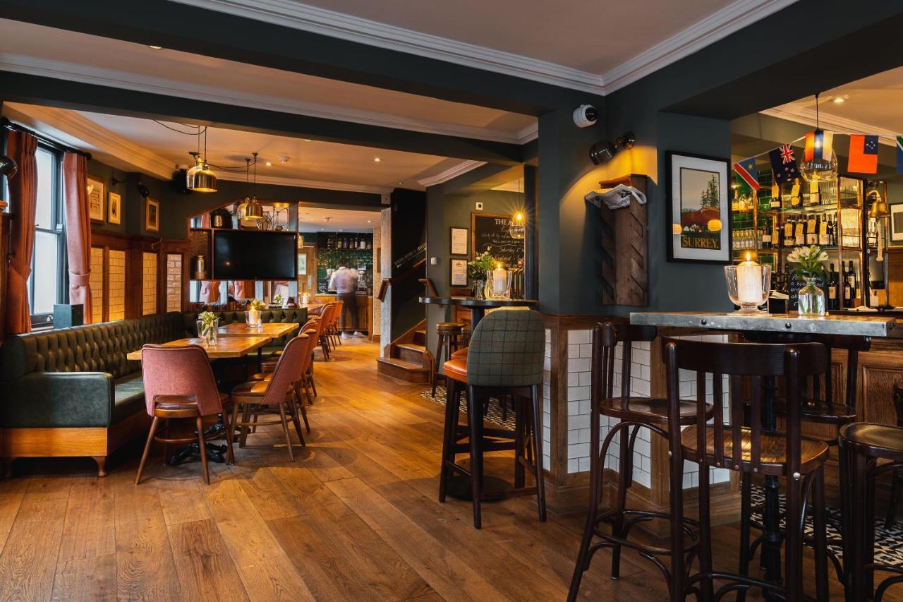 Albert Arms Esher Exterior foto