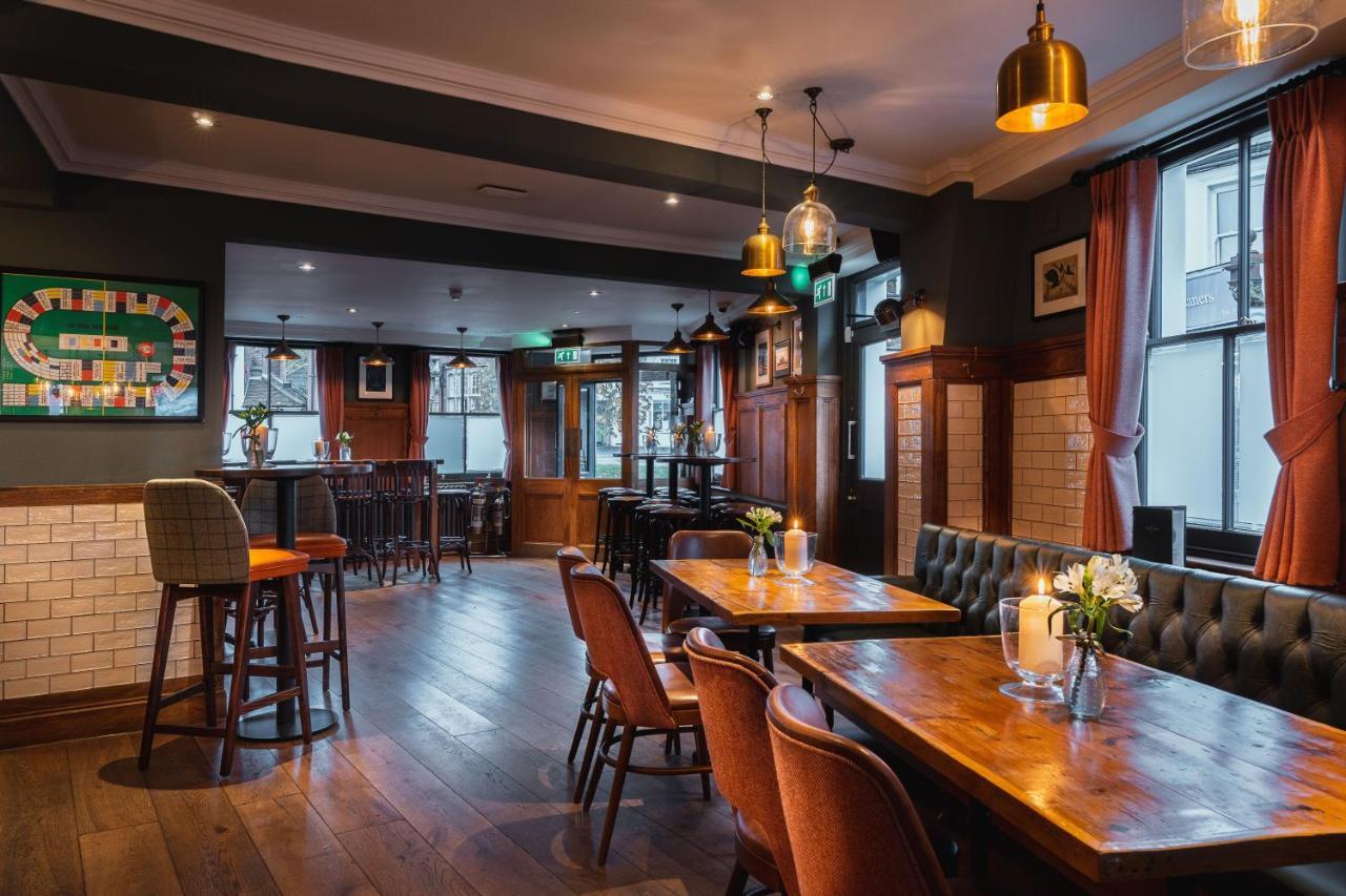Albert Arms Esher Exterior foto